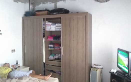 Sobrado com 3 Quartos, Sala, Cozinha, 1 Suite, Garagem para 2 Carros