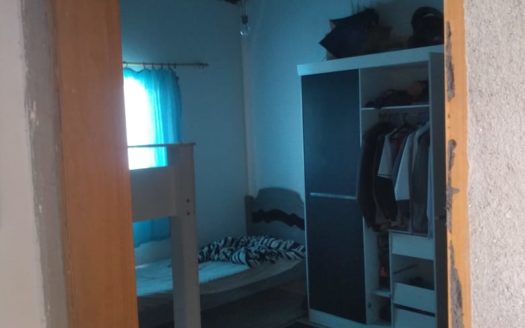 Sobrado com 3 Quartos, Sala, Cozinha, 1 Suite, Garagem para 2 Carros