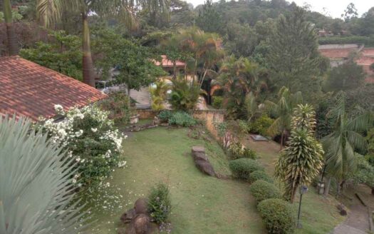 CHÁCARA EM ATÍBAIA COM LINDA VISTA 4000M².