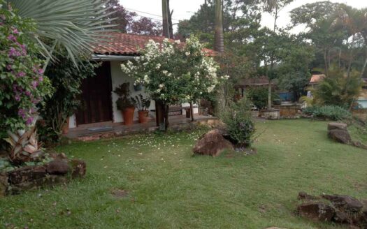 CHÁCARA EM ATÍBAIA COM LINDA VISTA 4000M².