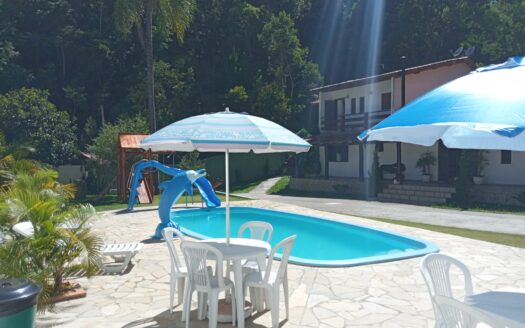 Chácara em Mairiporã com campo de futebol piscina e salão de jogos