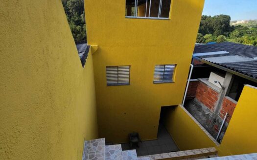 Sobrado no bairro Vila dos Eucaliptos em Franco da Rocha