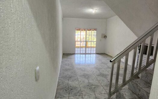 Sobrado no bairro Vila dos Eucaliptos em Franco da Rocha