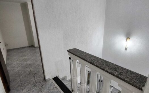 Sobrado no bairro Vila dos Eucaliptos em Franco da Rocha