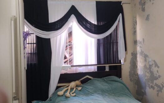 Casa com dois quartos sala cozinha área de serviço e garagem ampla bairro Silva