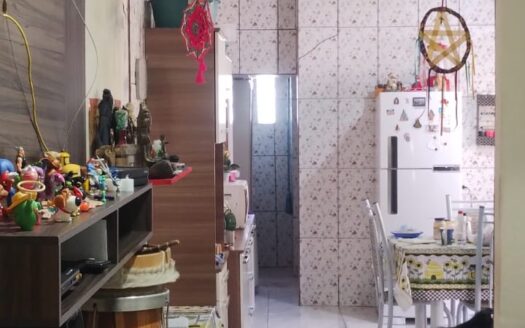 Casa com dois quartos sala cozinha área de serviço e garagem ampla bairro Silva