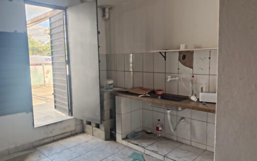 Sala comercial no centro de Francisco Morato 80m²