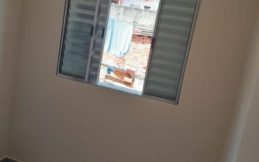 Casa com 3 cômodos e quintal no Bairro Vassoura II em Francisco Morato