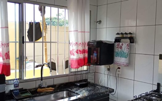 Casa com 3 quartos e mais 3 casas no terreno, no Jardim Liliane