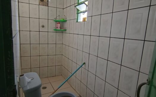 Casa no bairro Jardim dos Reis com salão comercial