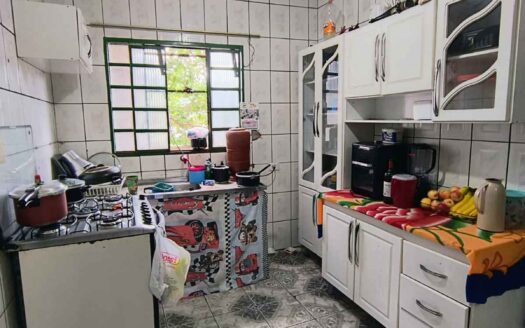 Casa no bairro Jardim dos Reis com salão comercial