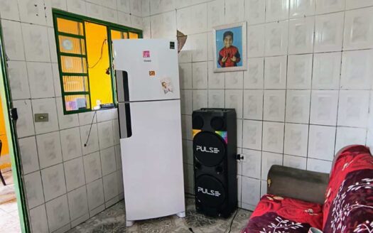 Casa no bairro Jardim dos Reis com salão comercial