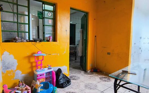 Casa no bairro Jardim dos Reis com salão comercial