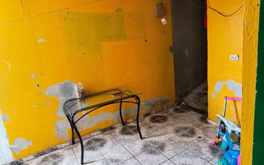 Casa no bairro Jardim dos Reis com salão comercial