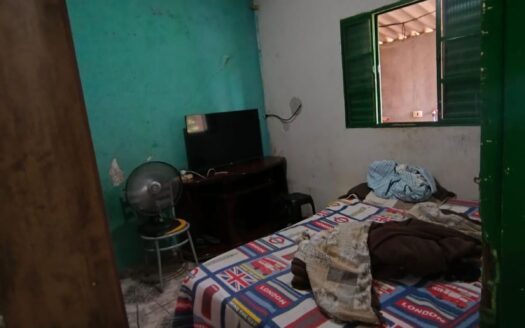 Casa no bairro Jardim dos Reis com salão comercial