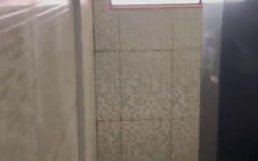Casa à venda no Vassouras II com 5 cômodos e garagem para 2 carros