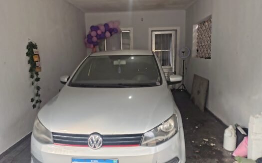 Três casas no mesmo terreno no bairro Água Vermelha em Francisco Morato