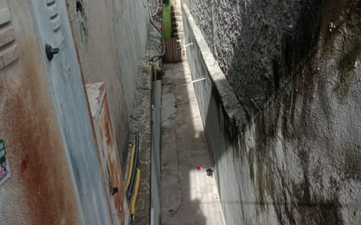 Três casas no mesmo terreno no bairro Água Vermelha em Francisco Morato