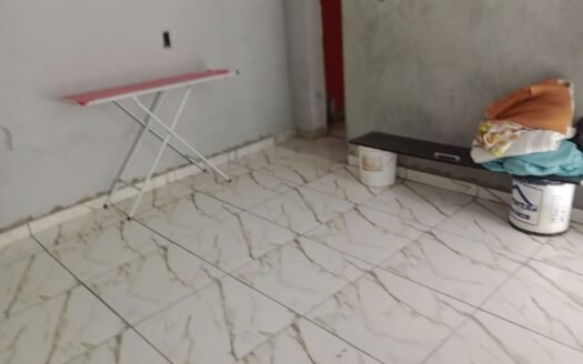 Três casas no mesmo terreno no bairro Água Vermelha em Francisco Morato